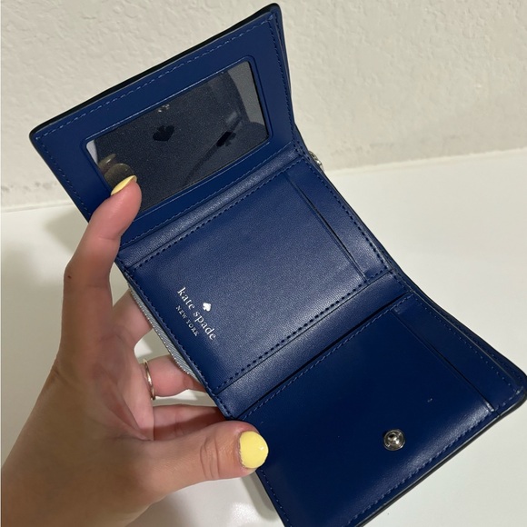 Like new Kate Spade Trifold Wallet Bon Voyage Blue - Picture 4 of 6